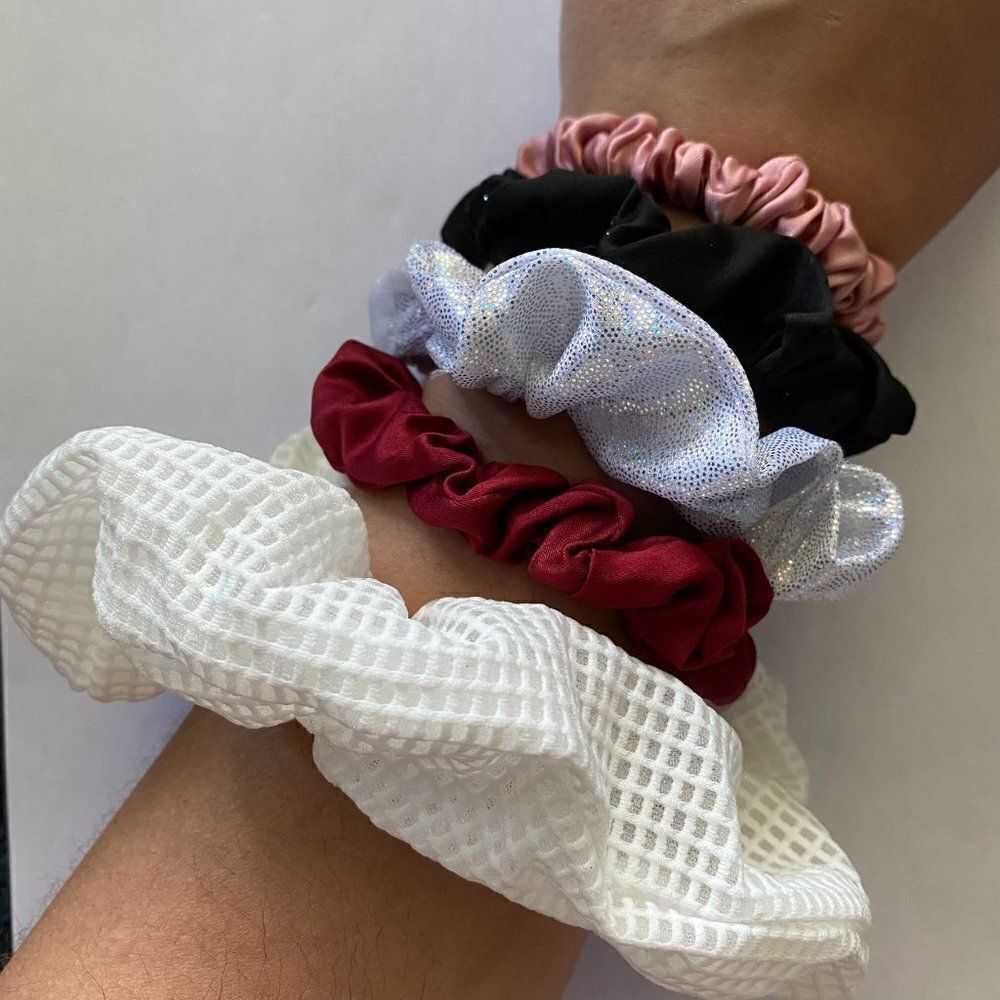 Set of 5 Scrunchies - White Mesh Burgundy